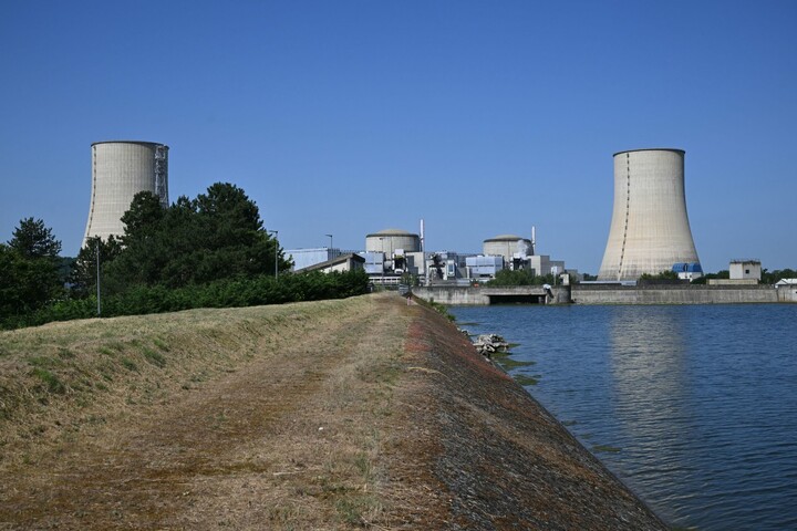 Canicule : la centrale nucléaire de Golfech arrêtée