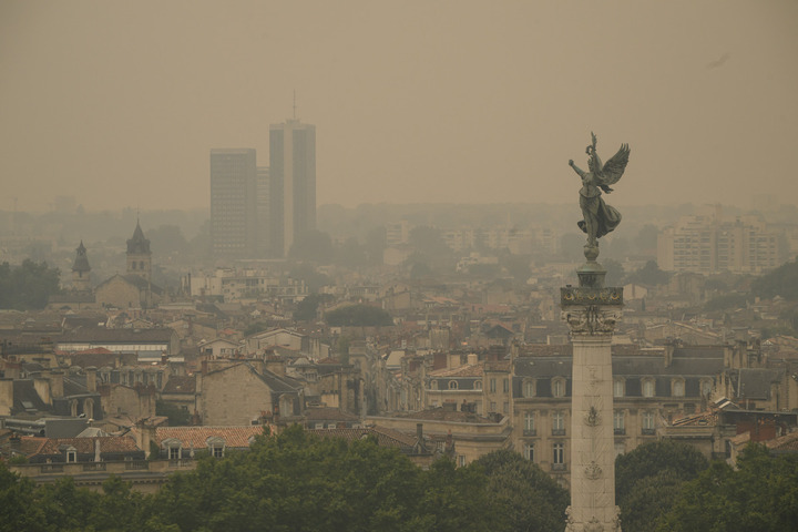 Incendies : avec les fumées, le danger voyage sur des centaines de kilomètres