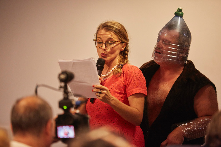 «<small class="fine d-inline"> </small>Plastique : le grand emballement<small class="fine d-inline"> </small>», conférence dérapante à Paris