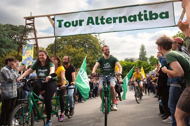 «<small class="fine d-inline"> </small>Il faut apporter de l'espoir<small class="fine d-inline"> </small>» : Alternatiba repart pour un Tour de France