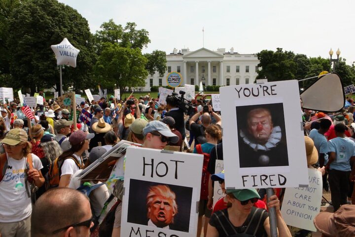 Sortir ou pas de l'Accord de Paris sur le climat<small class="fine d-inline"> </small>? Trump ne parvient pas à se décider