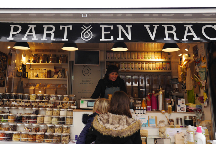 Elle a quitté la banque pour une épicerie itinérante et zéro déchet