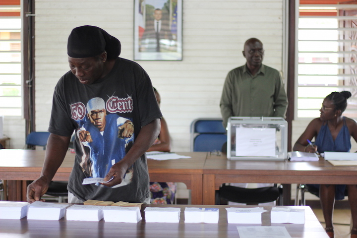 La mine de la Montagne d'or oppose les deux candidats en Guyane