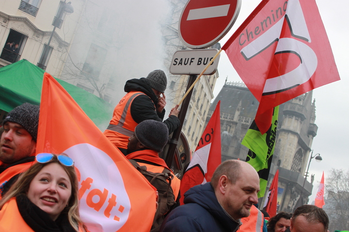 Pleins d'énergie, les cheminots espèrent la convergence des luttes 