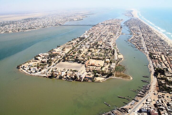 L'Atlantique engloutit Saint-Louis du Sénégal et ses quartiers de pêcheurs