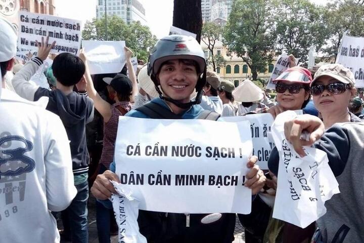 Six ans de prison pour un blogueur vietnamien écolo qui avait appelé à des manifestations pacifiques