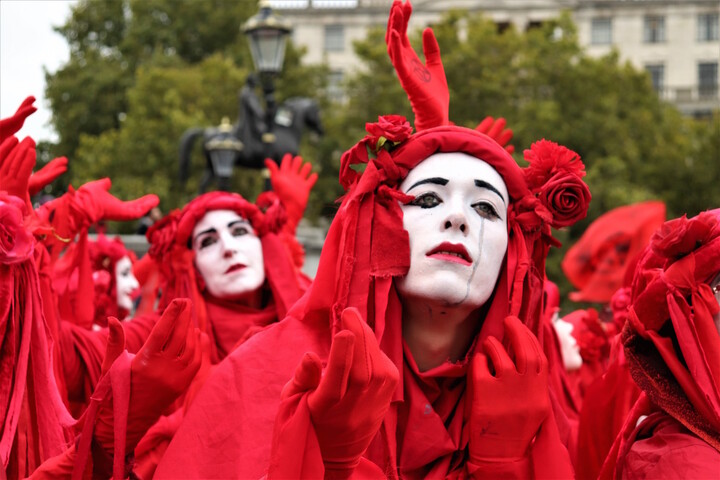 À Londres, un lancement coloré et festif de la rébellion contre l'extinction