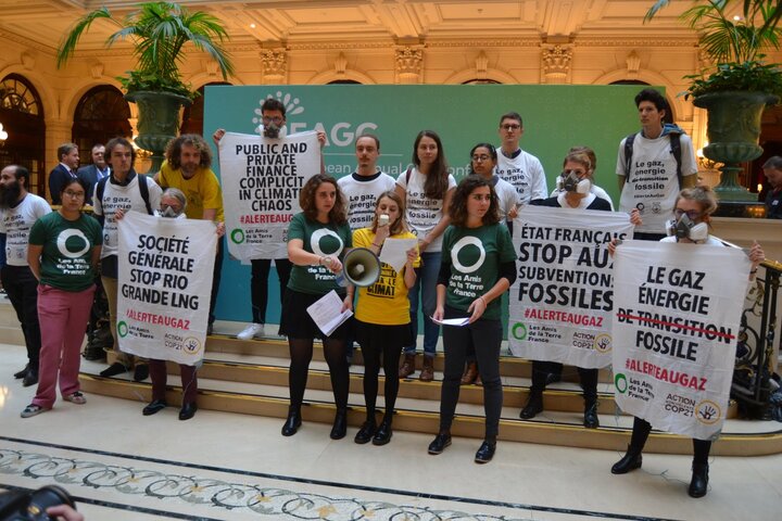 Des activistes ont perturbé une conférence de l'industrie du gaz à Paris