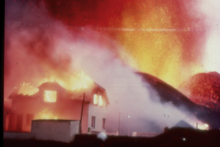 En Islande, chronique d'un village bouleversé par une éruption volcanique