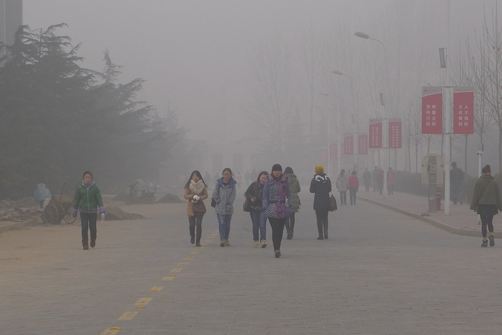 En Chine et en Italie, «<small class="fine d-inline"> </small>les premiers foyers épidémiques sont des zones très polluées<small class="fine d-inline"> </small>»