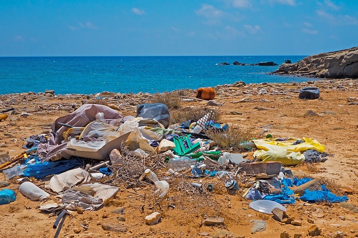 Des millions de microplastiques découverts au fond de la Méditerranée 