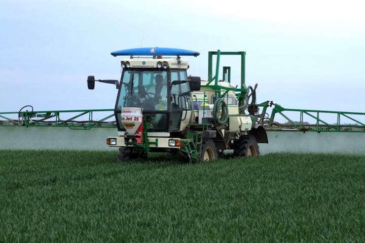 Épandage des pesticides : le Conseil d'État fait reculer le ministère de l'Agriculture