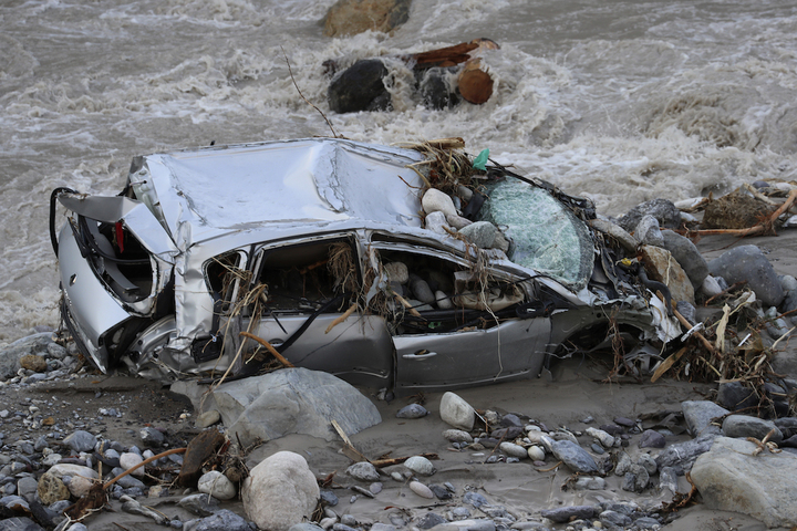 Inondations dans les Alpes-Maritimes : le bilan s'alourdit