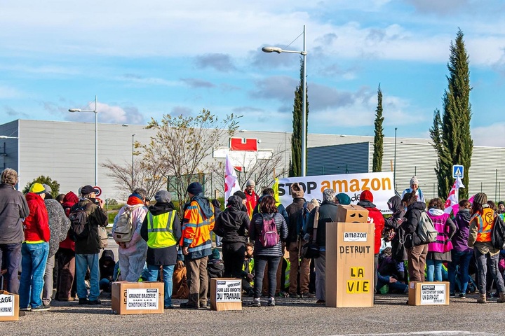Quand Extinction Rebellion demande à Jeff Bezos de financer sa lutte contre Amazon