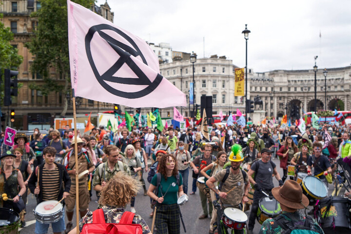 «<small class="fine d-inline"> </small>Des actes, pas des mots<small class="fine d-inline"> </small>» : à Londres, Extinction Rebellion relance la bataille pour le climat