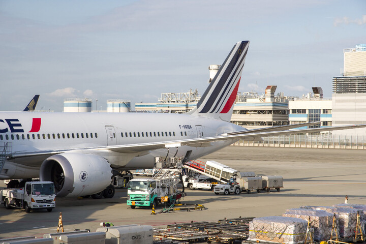 Avec l'avion, nos fraises ont un arrière-goût de carbone