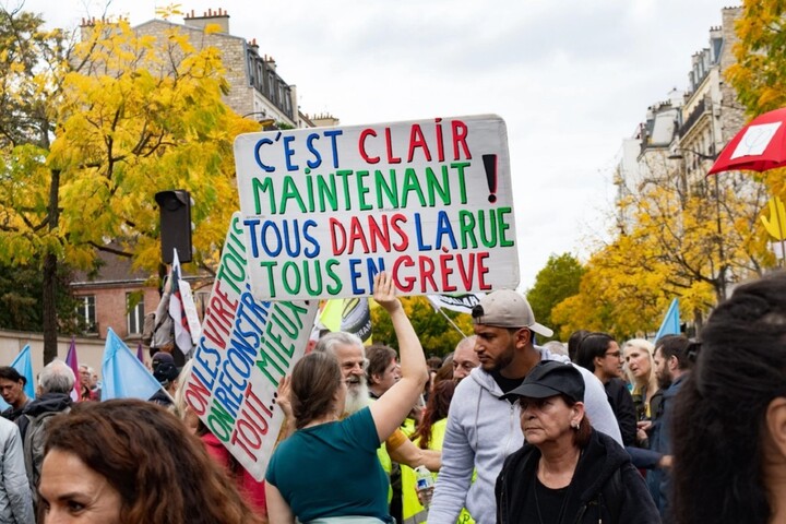 Grève pour les salaires : le gouvernement répond par l'austérité