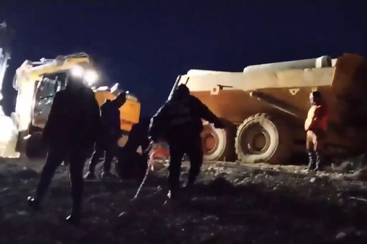Les vigiles d'un parc solaire ont blessé des opposants à coups de barres de fer