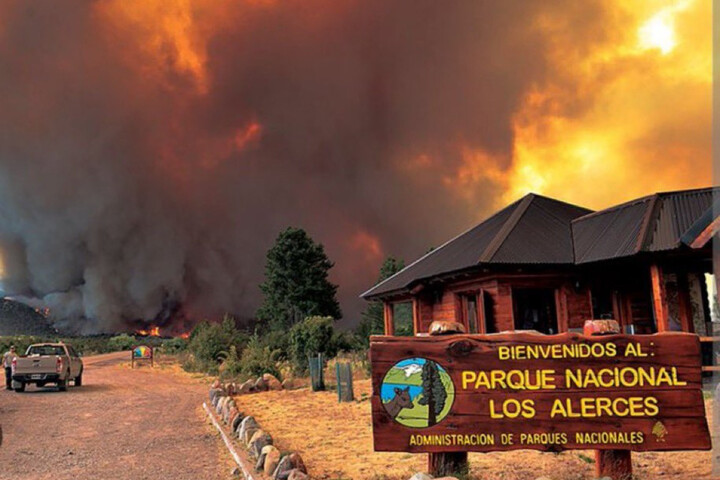 La Patagonie ravagée par un feu de forêt «<small class="fine d-inline"> </small>hors de contrôle<small class="fine d-inline"> </small>»