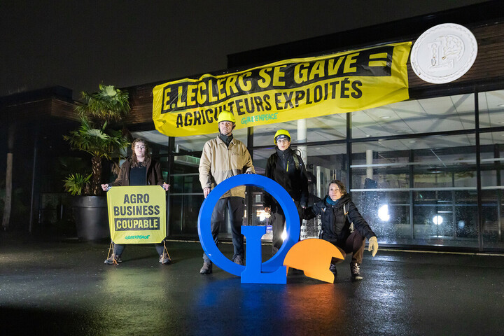 E.Leclerc, <span class="caps">FNSEA</span>... Six actions menées en France contre l'agrobusiness