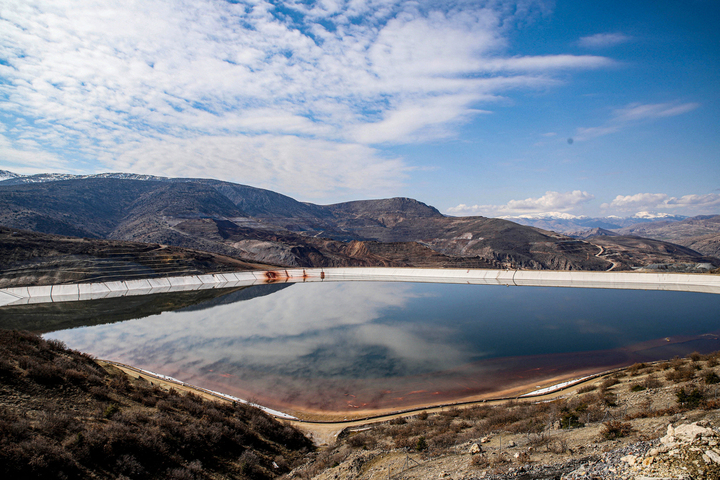 Turquie : l'effondrement d'une mine fait craindre une contamination majeure au cyanure