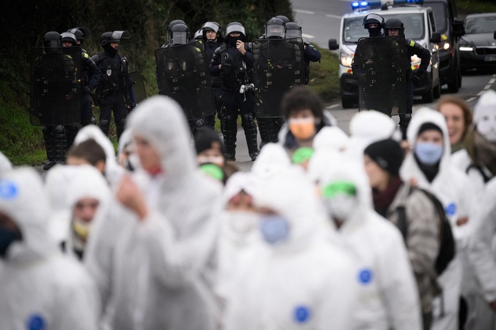 Dans les sous-sols de l'antiterrorisme, l'enfer de militants écologistes 