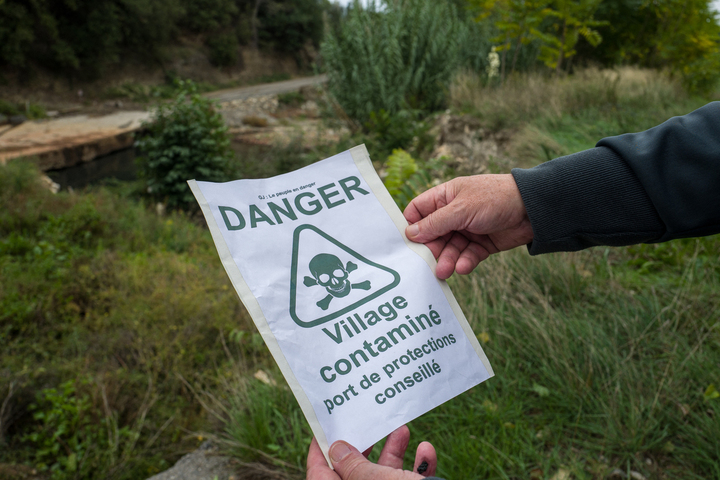 Malades de la pollution, ces citoyens créent leurs centres de recherche