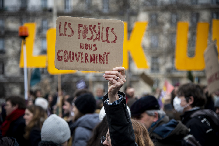«<small class="fine d-inline"> </small>Non, Monsieur le président, votre écologie ne nous rend pas fiers<small class="fine d-inline"> </small>!<small class="fine d-inline"> </small>»