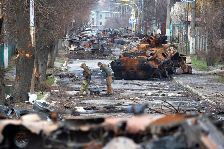 En deux ans, la guerre en Ukraine a émis 175 millions de tonnes de <span class="caps">CO</span><sub>2</sub>