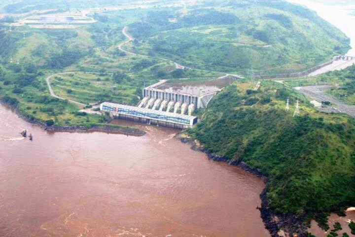 Au Congo, la France finance le plus grand barrage du monde - à l'impact écologique gigantesque