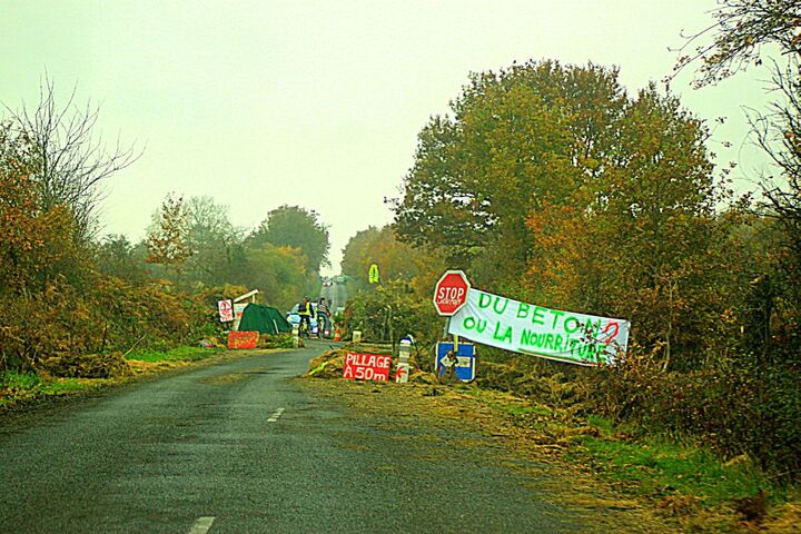 Les <span class="caps">ZAD</span> sont-elles l'avant-poste d'une nouvelle bourgeoisie<small class="fine d-inline"> </small>?