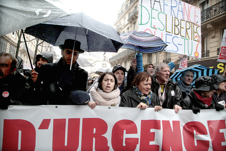 Les Conseils d'urgence citoyenne se forment contre la «<small class="fine d-inline"> </small>confiscation du pouvoir<small class="fine d-inline"> </small>»