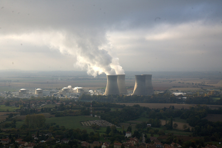 Reporterre sur Radio Suisse : Le nucléaire français est contesté par les pays voisins