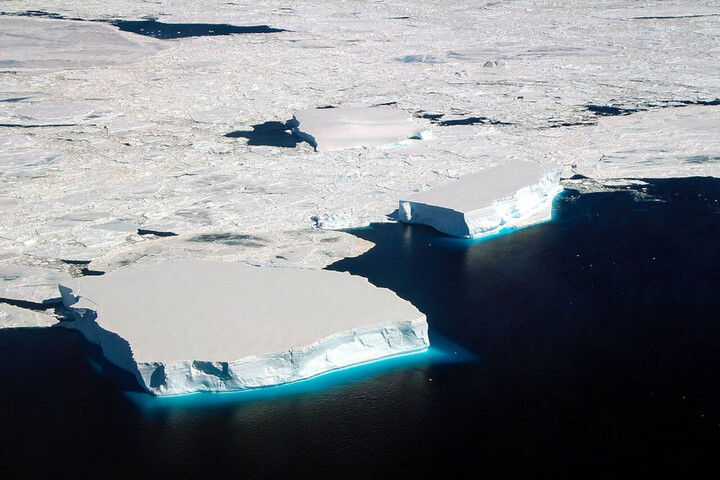 «<small class="fine d-inline"> </small>Un cercle vicieux<small class="fine d-inline"> </small>» : comment le renforcement des vents aggrave la fonte des glaces
