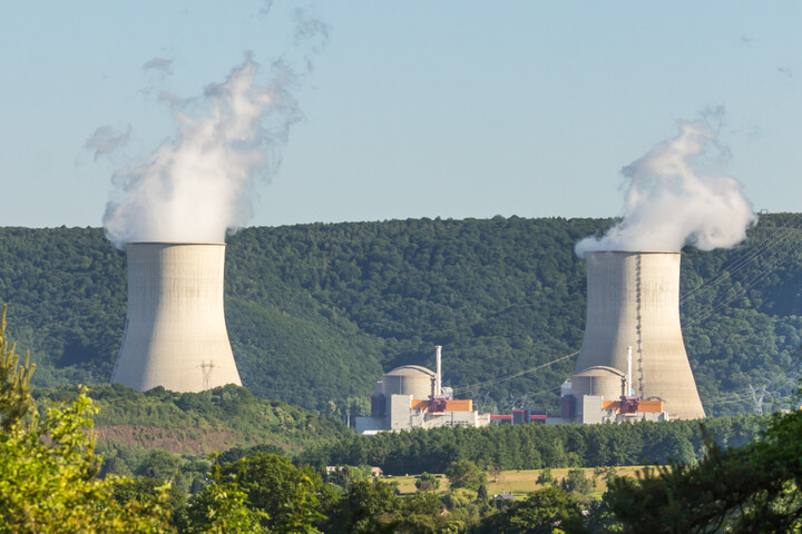 Canicule : trois réacteurs nucléaires toujours à l'arrêt en France