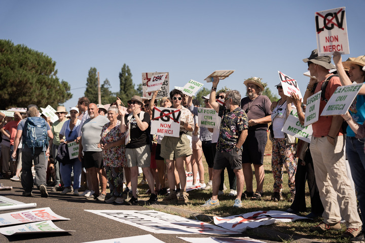«<small class="fine d-inline"> </small>Un joyau de biodiversité<small class="fine d-inline"> </small>» menacé : ils forment une chaîne humaine contre la <span class="caps">LGV</span> Bordeaux-Toulouse