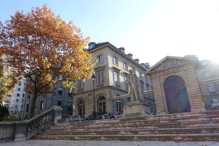 Contre 2 millions d'euros, le Collège de France n'a plus le droit de «<small class="fine d-inline"> </small>porter atteinte à l'image<small class="fine d-inline"> </small>» de TotalEnergies