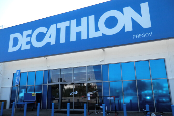 Travail d'enfants, Ouïghours exploités... Une enquête étrille Decathlon