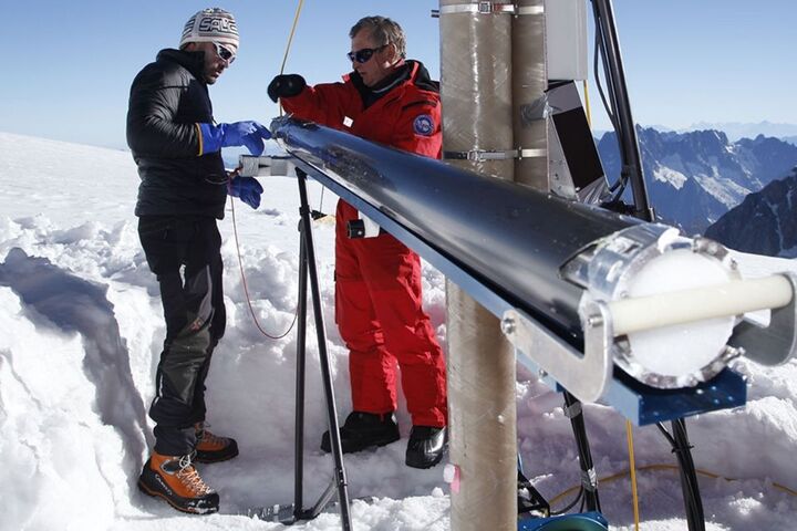 Une grotte à -52 °C conserve pour le futur une trace des glaciers éteints