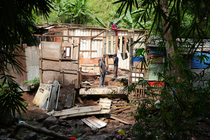 Mayotte : les inondations sont prétexte aux expulsions