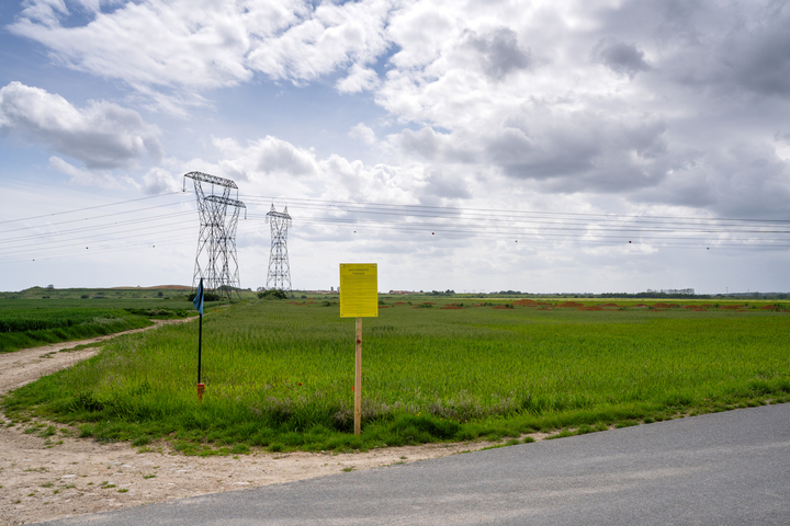 Fuite de <span class="caps">PFAS</span>, terres englouties : un énorme data center inquiète