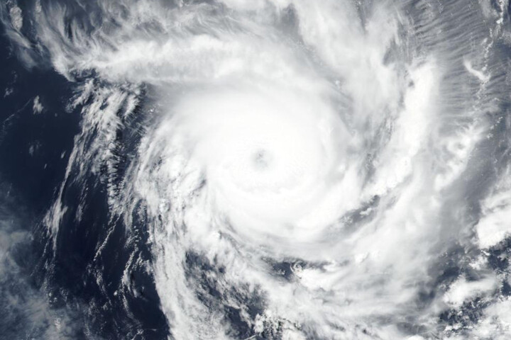 L'île de La Réunion «<small class="fine d-inline"> </small>défigurée<small class="fine d-inline"> </small>» après le cyclone Garance