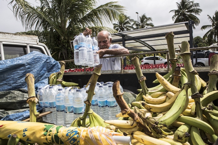 La crise de l'eau en Guadeloupe transforme le quotidien en enfer