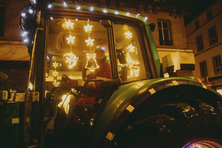 La <span class="caps">FNSEA</span> décore ses tracteurs pour redorer son image