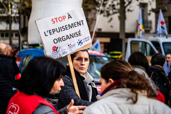 Les Français dorment 6 h 50 en moyenne : «<small class="fine d-inline"> </small>Le capitalisme produit l'épuisement, puis vend des solutions<small class="fine d-inline"> </small>»