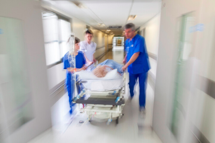 Canicule : plus de 100 passages aux urgences recensés chaque jour