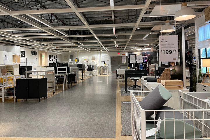 Après la fast-fashion, des <span class="caps">ONG</span> s'attaquent à la «<small class="fine d-inline"> </small>fast-déco<small class="fine d-inline"> </small>»