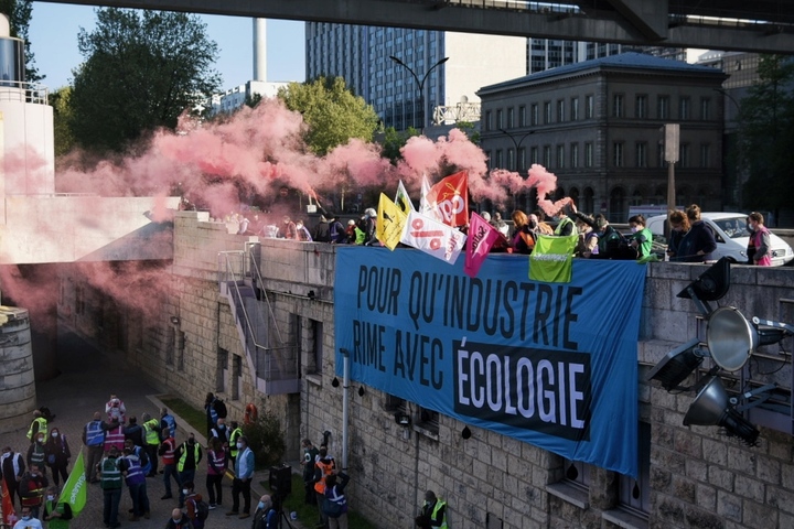 «<small class="fine d-inline"> </small>Ça a fait peur à la direction<small class="fine d-inline"> </small>» : quand les militants écolos s'allient aux ouvriers
