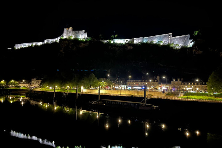 Le maire <span class="caps">LR</span> de Besançon rallume la Citadelle, au risque de faire fuir les chauves-souris et les faucons pèlerins