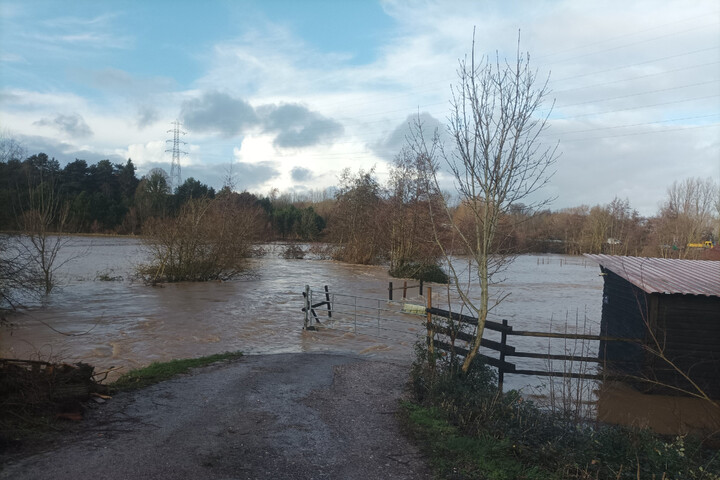 Face aux inondations, le casse-tête de l'entretien des cours d'eau